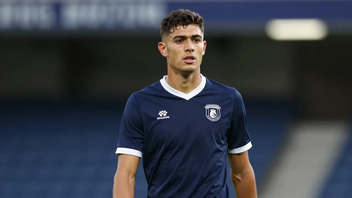 Grimsby Town have signed 19-year-old Middlesbrough midfielder Fin Cartwright on a season-long loan ahead of the 2026/27...