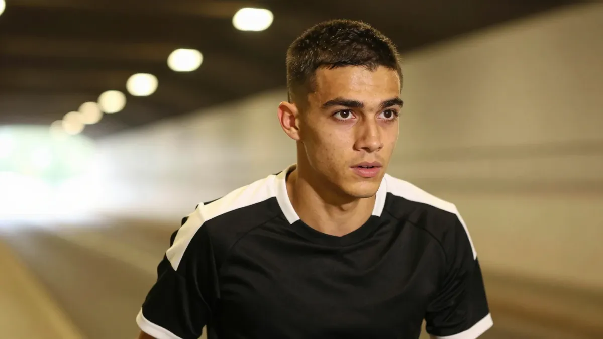 Grimsby Town Complete Signing of Sonny Finch on Three-Year Deal