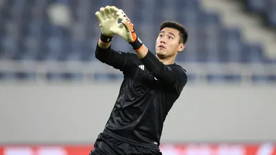 Grimsby Town have signed goalkeeper David Harrington on a seven-day emergency loan from Championship side Bolton...